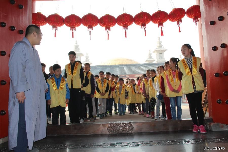 开示如何举足进入大殿 开示如何举足进入大殿