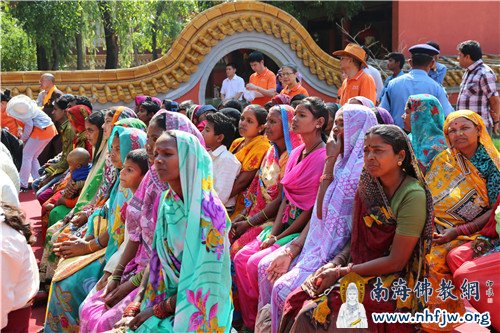 活动现场的尼泊尔居民   摄影：顿俊