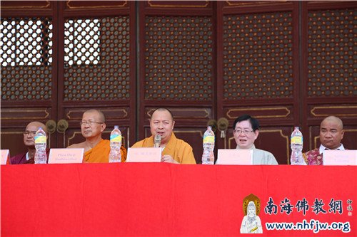 印顺大和尚活动开示  摄影：顿俊