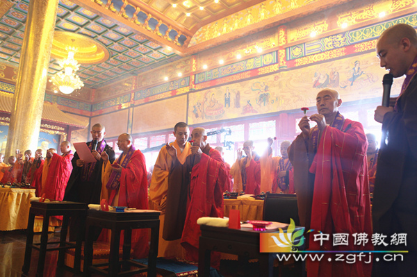 开光法会主法法师.JPG