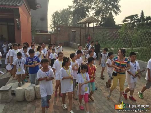 活泼热闹的分班及自我介绍