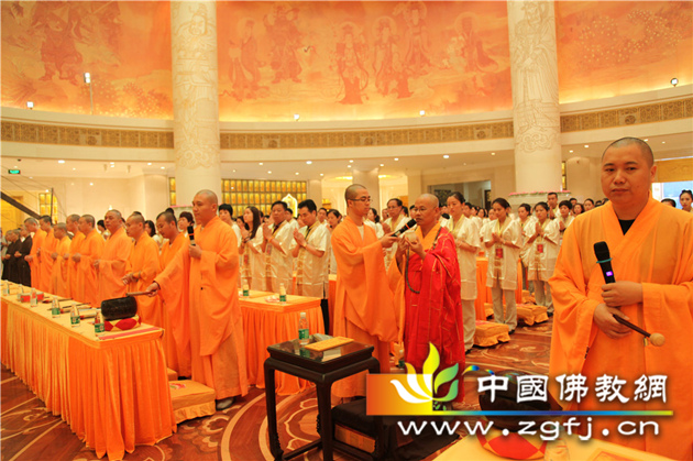 05 南山寺首座智法法师主法 摄影:鲁炜.jpg