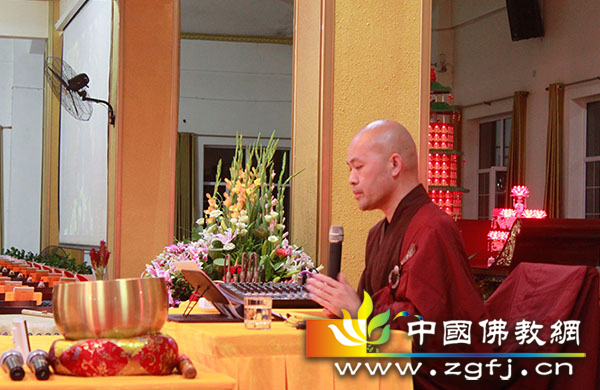 1 主法法师讲经.jpg