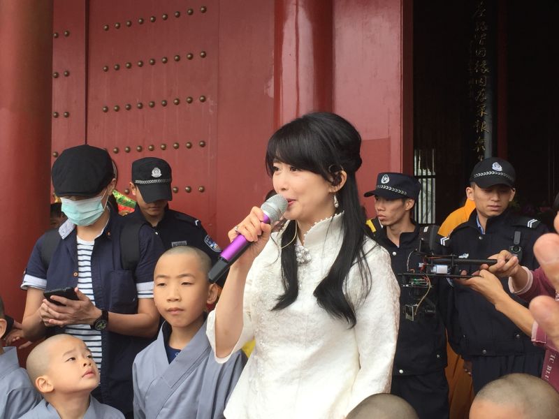 燃灯古佛道场金佛山金佛寺隆重举行佛像开光一周年庆典法会