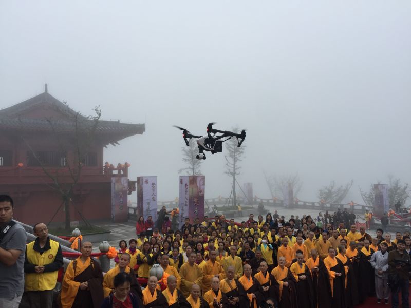 燃灯古佛道场金佛山金佛寺隆重举行佛像开光一周年庆典法会