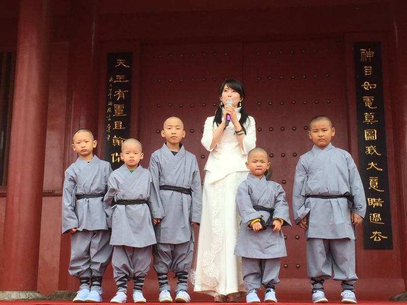 燃灯古佛道场金佛山金佛寺隆重举行佛像开光一周年庆典法会