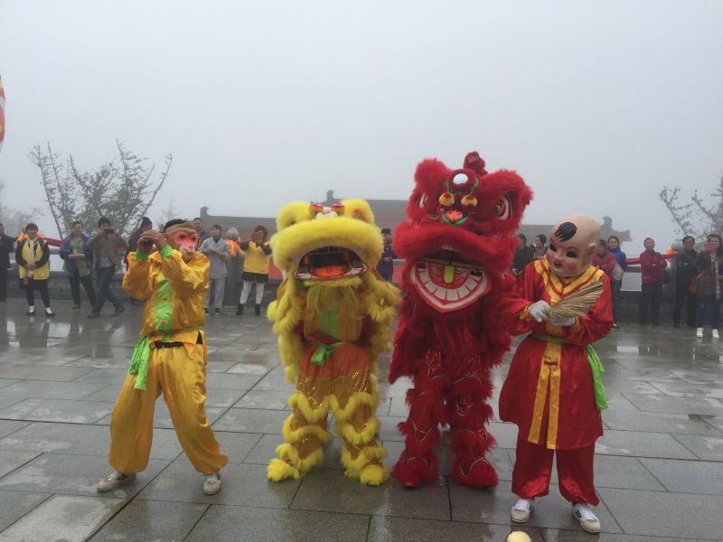 燃灯古佛道场金佛山金佛寺隆重举行佛像开光一周年庆典法会