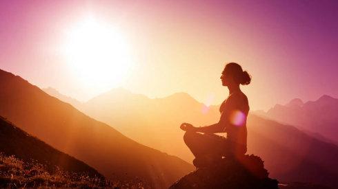 我们学佛的目标不是出家 而是出世