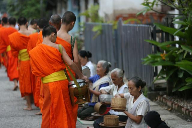 宽运法师:若想广结善缘 就要多行布施