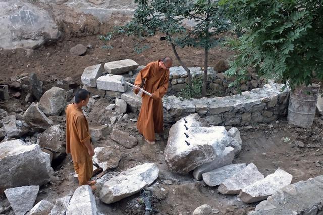 【法眼看世间】为什么理科男喜欢皈依佛门？