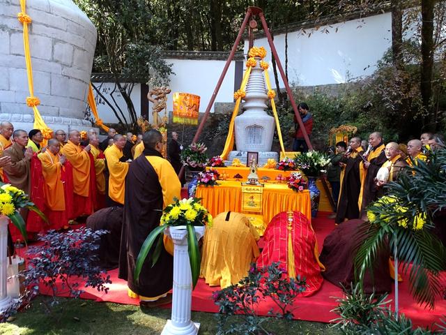 净慧长老舍利在云南鸡足山碧云寺安奉