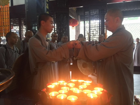 重庆华岩寺僧众行脚朝圣达摩道场菩提寺今日启程