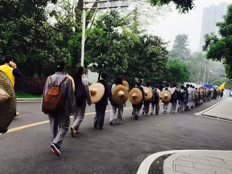 重庆华岩寺僧众行脚朝圣达摩道场菩提寺今日启程