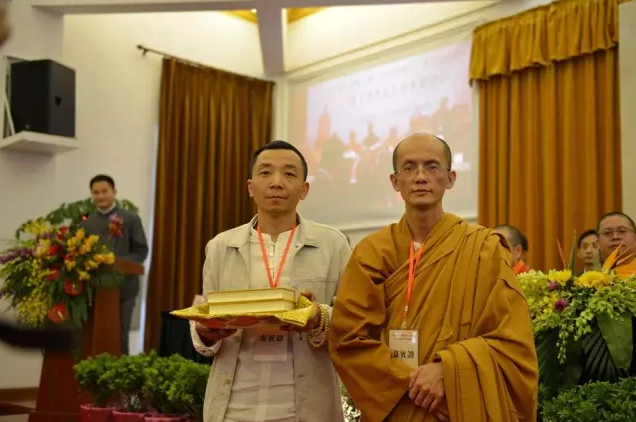 多宝讲寺举办智敏上师新书发布会暨俱舍宗研讨会