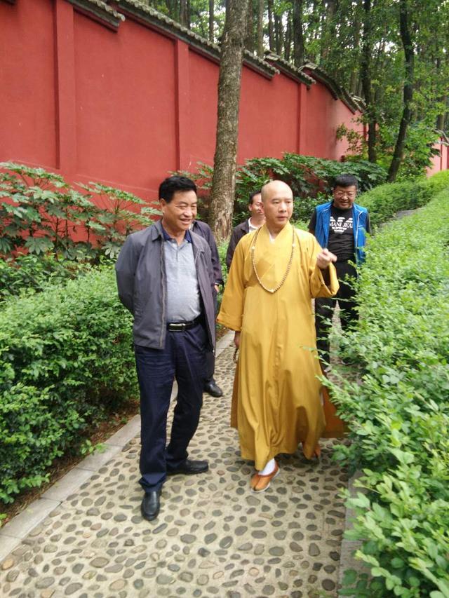 云南省民宗委业务一处到昆明华亭寺调研