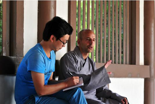 第一个在中国剃度出家的外国游客