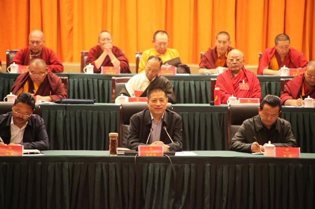 甘孜州佛教协会第八次代表会议在康定隆重举行