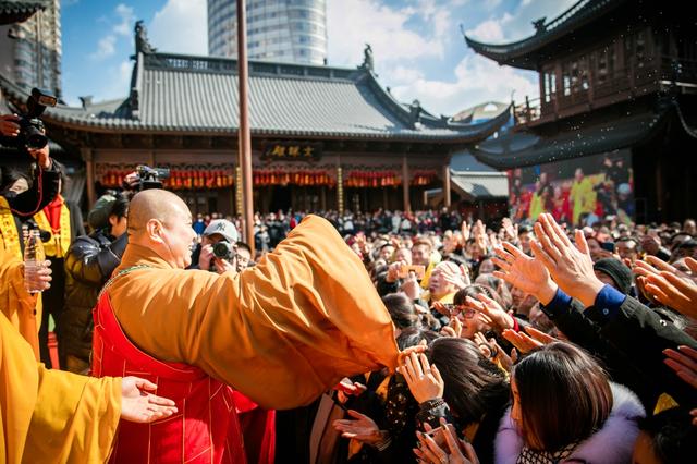 上海玉佛禅寺大雄宝殿平移顶升圆满落成