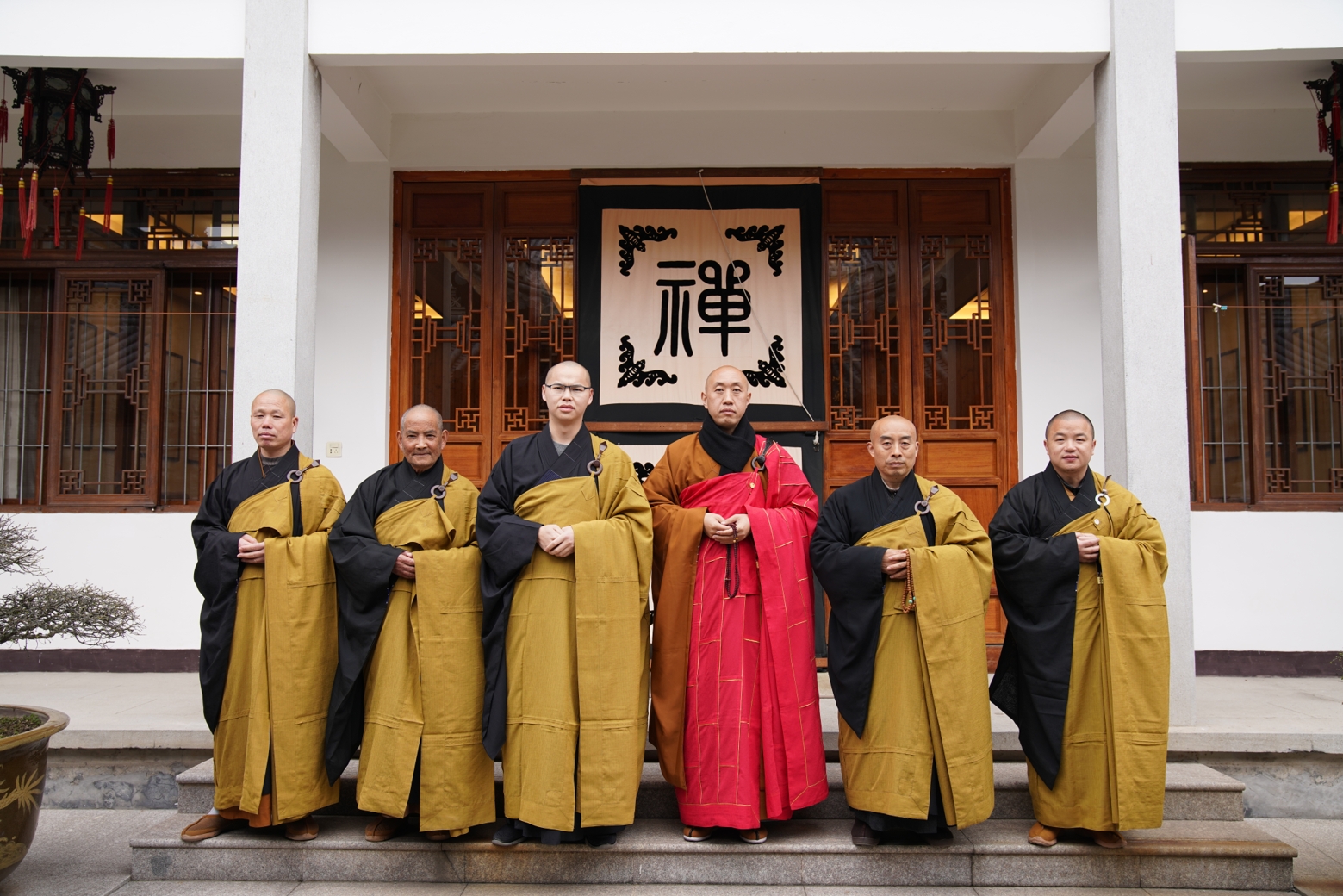 班首合影_爱奇艺.jpg 班首合影_爱奇艺.jpg