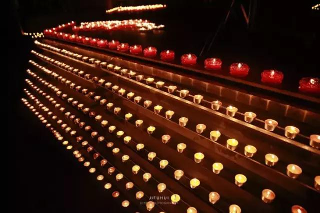 今日八月十五中秋节,恭迎月光菩萨圣诞! 今日八月十五中秋节,恭迎月光菩萨圣诞!