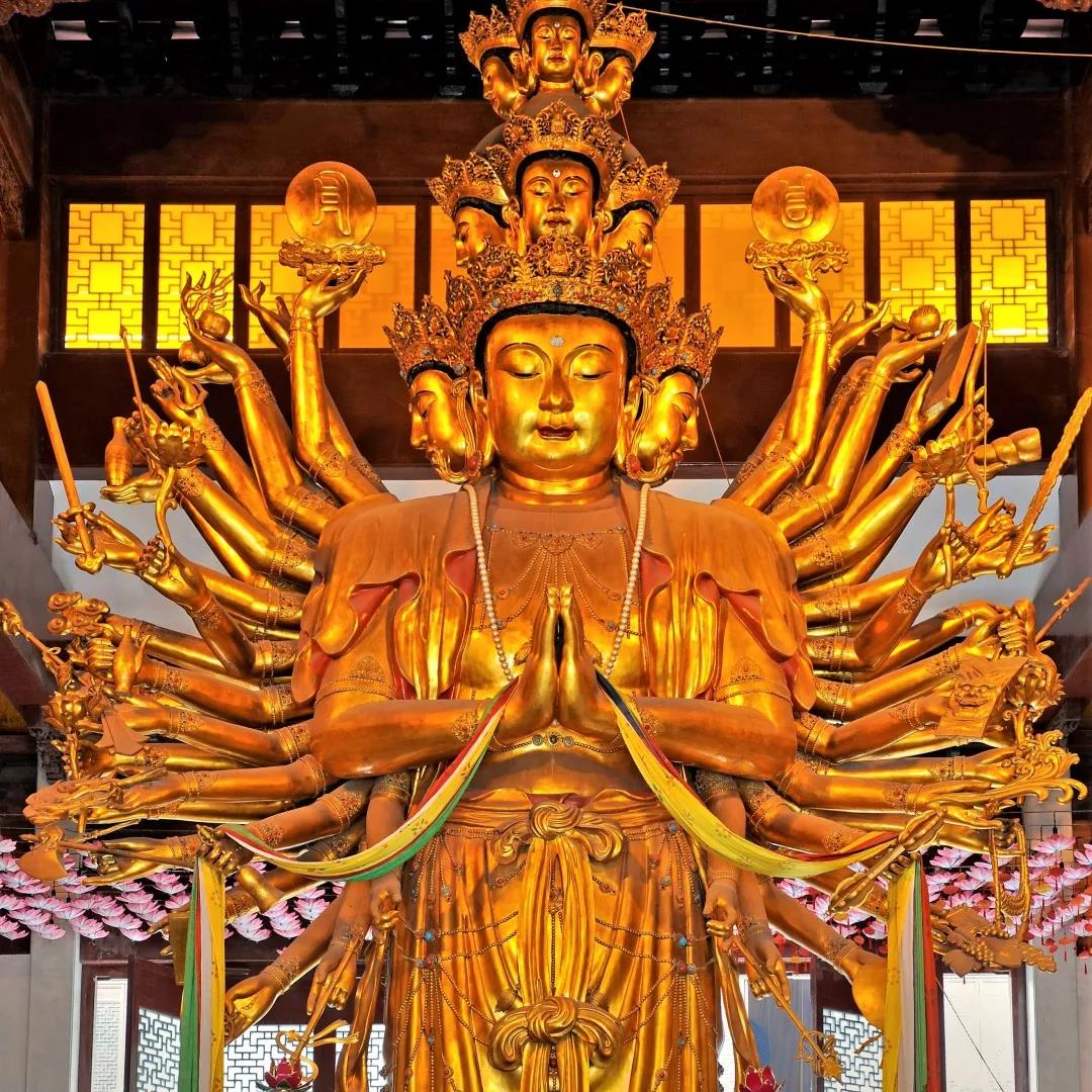 今日恭迎观世音菩萨出家日!观音妙智力,能救世间苦! 今日恭迎观世音菩萨出家日!观音妙智力,能救世间苦!