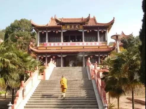 今日本焕长老圆寂七周年纪念日!祈愿长老不舍众生,乘愿再来! 今日本焕长老圆寂七周年纪念日!祈愿长老不舍众生,乘愿再来!