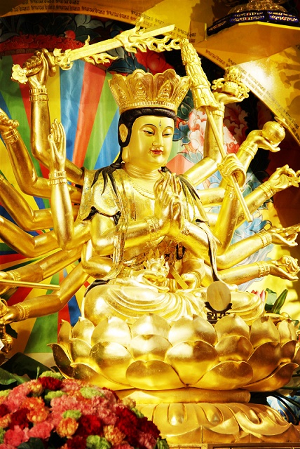 准提菩萨是无始劫前法界宇宙本初佛-阿达尔妈佛佛母的化身.