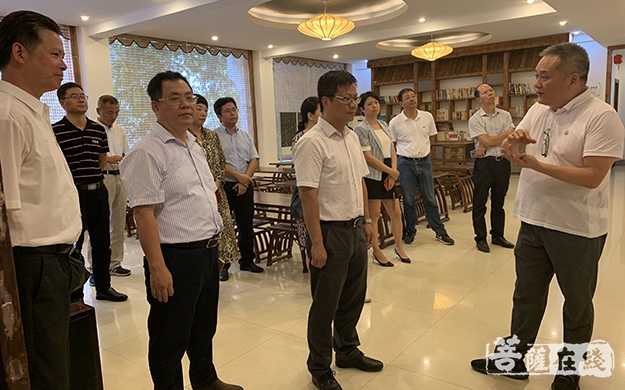 调研考察黄檗文化促进会。陈芝宽摄1.jpg 调研考察黄檗文化促进会。陈芝宽摄1.jpg