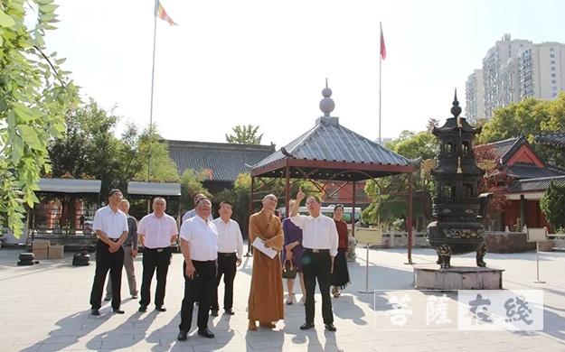 2淮安市政协副主席程刚一行莅临慈云禅寺视察调研.jpg
