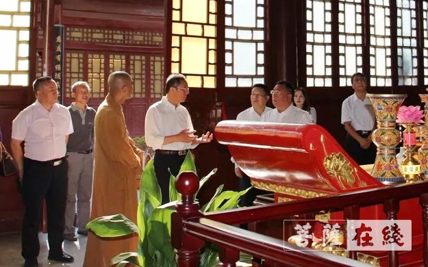 6淮安市政协副主席程刚一行视察慈云禅寺国师殿.jpg