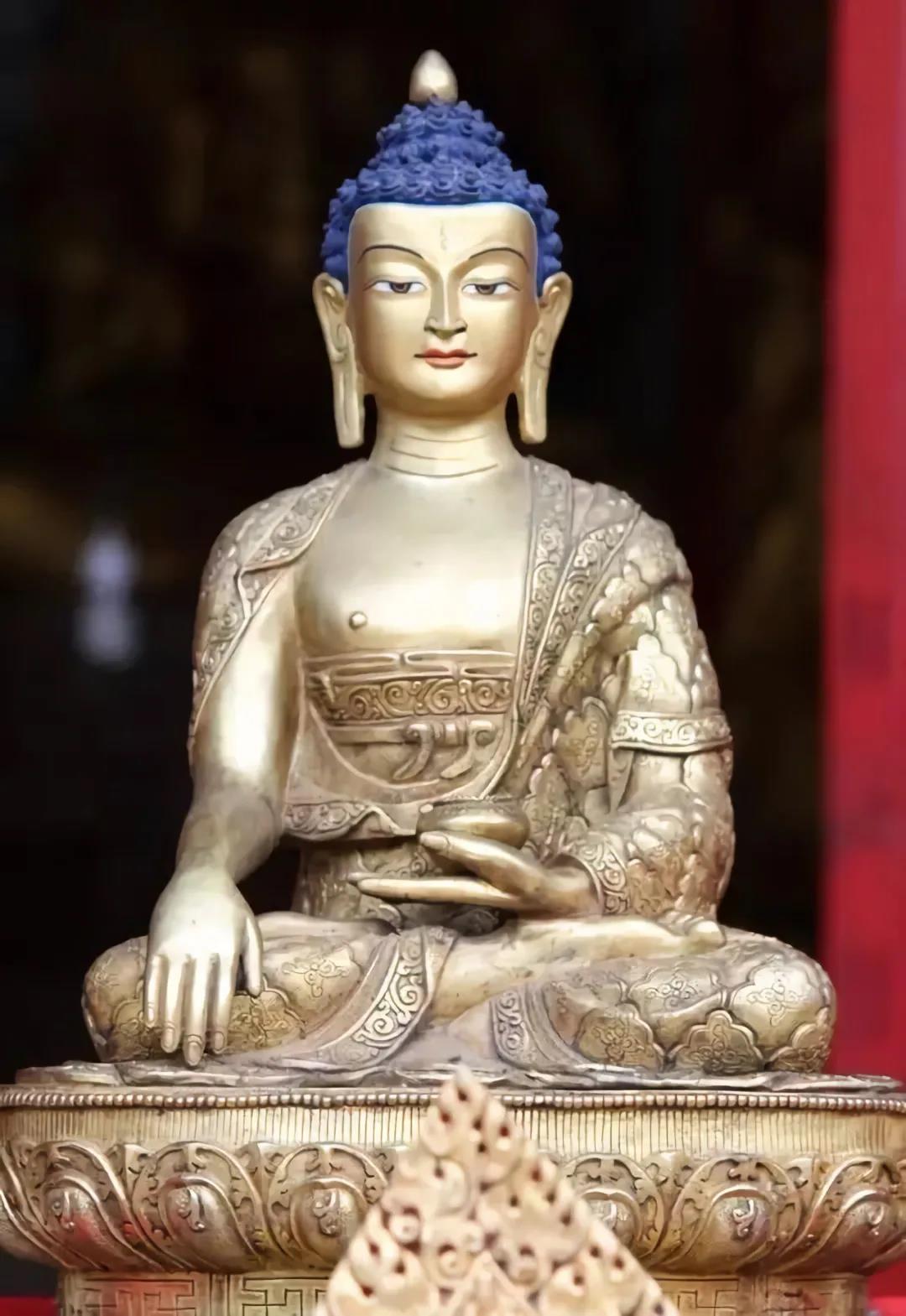 今日恭迎龙树菩萨圣诞!愿菩萨之光永照世人,众生开佛知见! 今日恭迎龙树菩萨圣诞!愿菩萨之光永照世人,众生开佛知见!