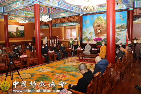 1 2021年12月6日下午，中国佛教协会召开部室负责人以上人员会议，学习习近平总书记在全国宗教工作会议上的重要讲话精神
