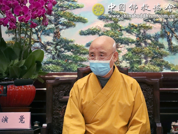 2 演觉法师做学习心得发言.jpg