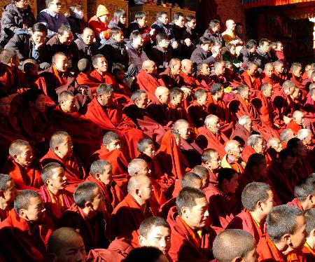 图文：［新华聚焦］（４）第十一世班禅坐床10周年庆典在西藏举行