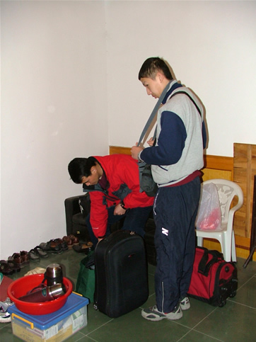 清晨出发，整理行李