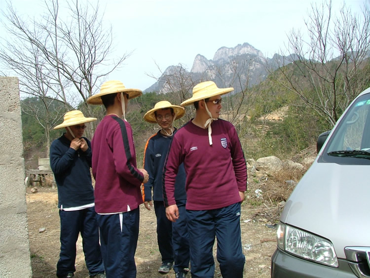 戴上斗笠继续上路