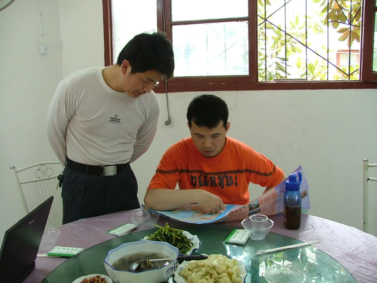 废寝忘食，研究行程路线