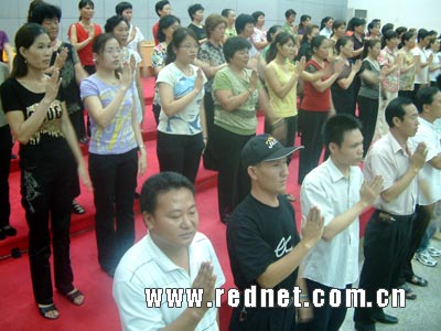 手语表演进行最后排练湖南主持张伟又唱梵歌