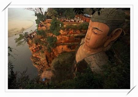 乐山大佛 摄影：周剑生