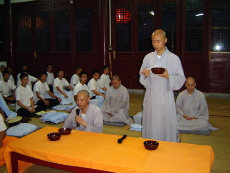 法师示范用斋方法