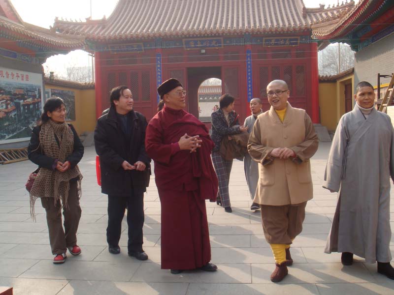 美国草堂寺住持万峰法师一行访问天津荐福观音寺