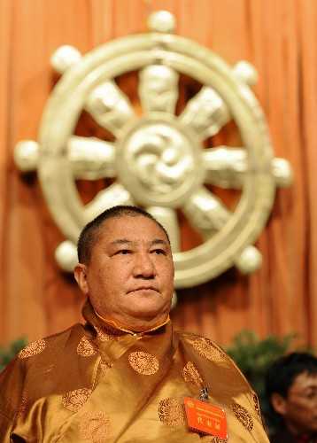 新当选的中国佛教协会西藏分会会长珠康·土登克珠（2月16日摄）。珠康·土登克珠现为中国佛教协会副会长、西藏自治区政协副主席、那曲地区孝登寺的活佛。 2月17日，中国佛协西藏分会举行第九届第一次理事会议，选举产生了理事、常务理事、秘书长、正副会长和名誉会长。 新华社记者觉果摄