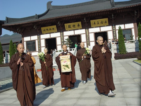 安徽弘愿寺隆重举行2009年秋季剃度仪式