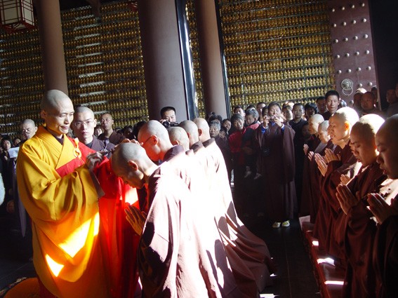 安徽弘愿寺隆重举行2009年秋季剃度仪式