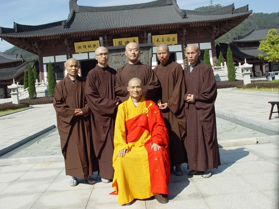 安徽弘愿寺隆重举行2009年秋季剃度仪式