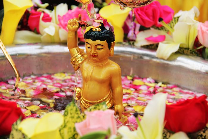 北京龙泉寺隆重举行浴佛法会 北京龙泉寺隆重举行浴佛法会