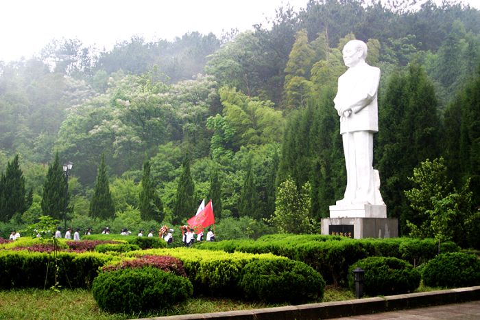 仁爱孝德学生“纪念赵朴老逝世10周年”活动纪实 仁爱孝德学生“纪念赵朴老逝世10周年”活动纪实