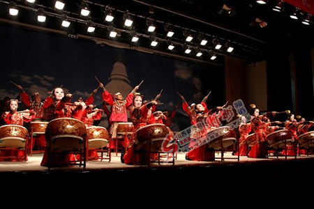 中国五台山佛教文化文艺晚会现场观看演出的领导,嘉宾2010年6月26日晚