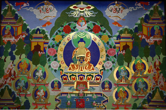 左右两壁塑有华藏世界海诸大菩萨像,即东方观察胜法莲华幢菩萨,南方