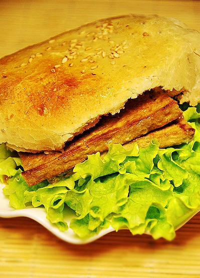 卤豆腐中式汉堡